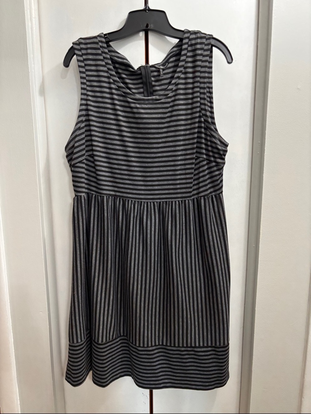 Daisy Fuentes Black & Gray Striped Sleeveless Midi Dress